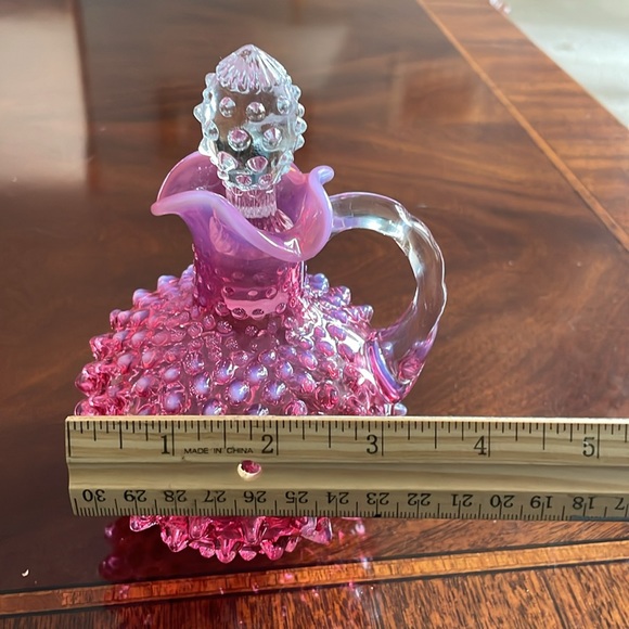 beautiful Fenton Cranberry opalescent Hobnail Cruet with stopper. - Picture 15 of 15
